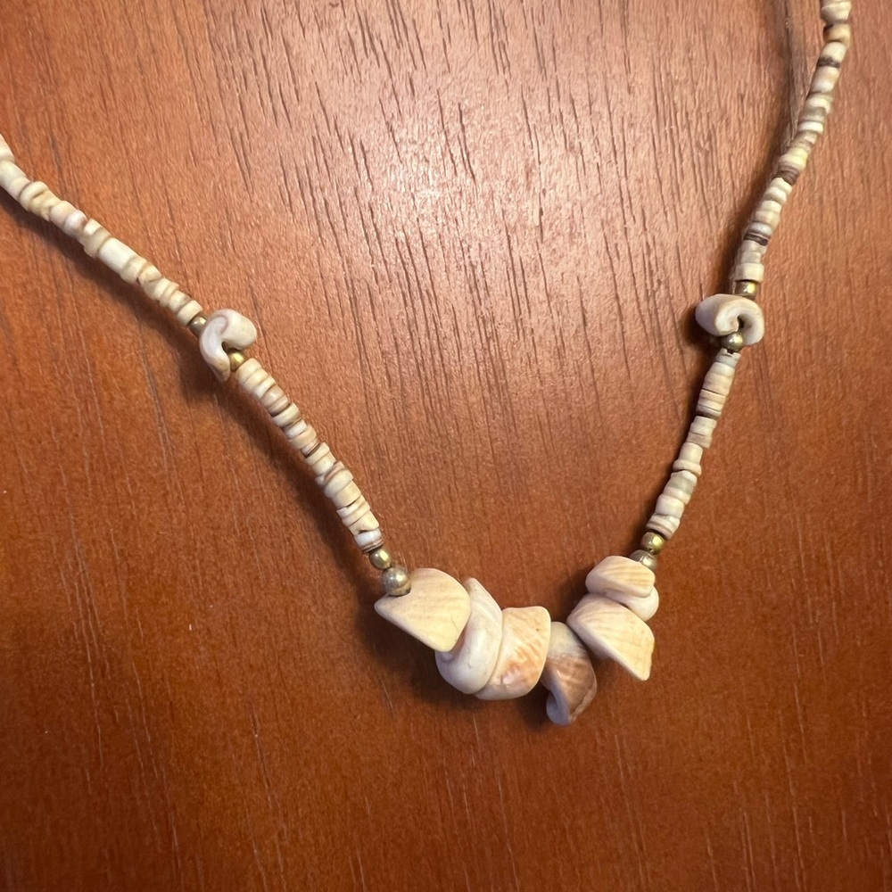 Shell Necklace - Picture 2 of 2